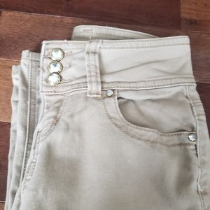 🤎 Cute button detailed khaki coloured pants